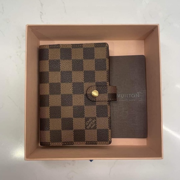 Small leather good LV and gucci - Picture 3 of 14